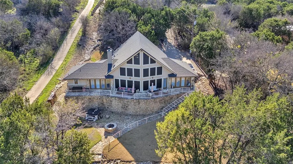 2024 Bluff Creek Drive, Strawn, TX 76475
