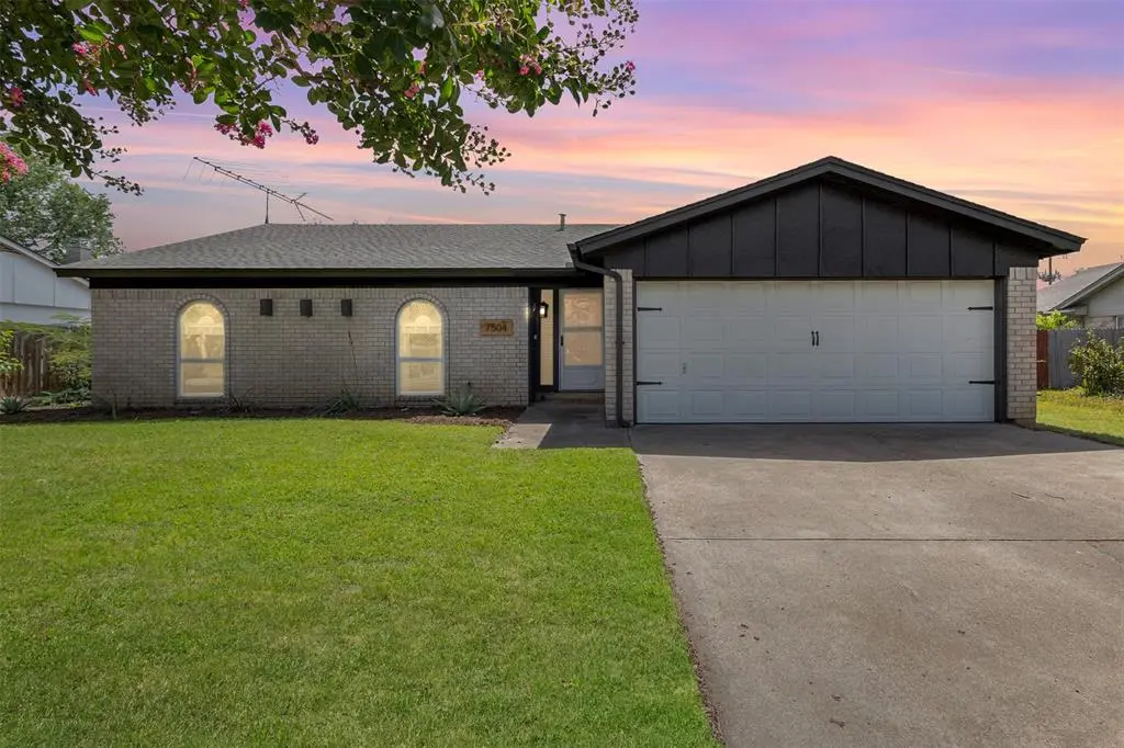 7504 Oak Ridge Drive, North Richland Hills, TX 76182