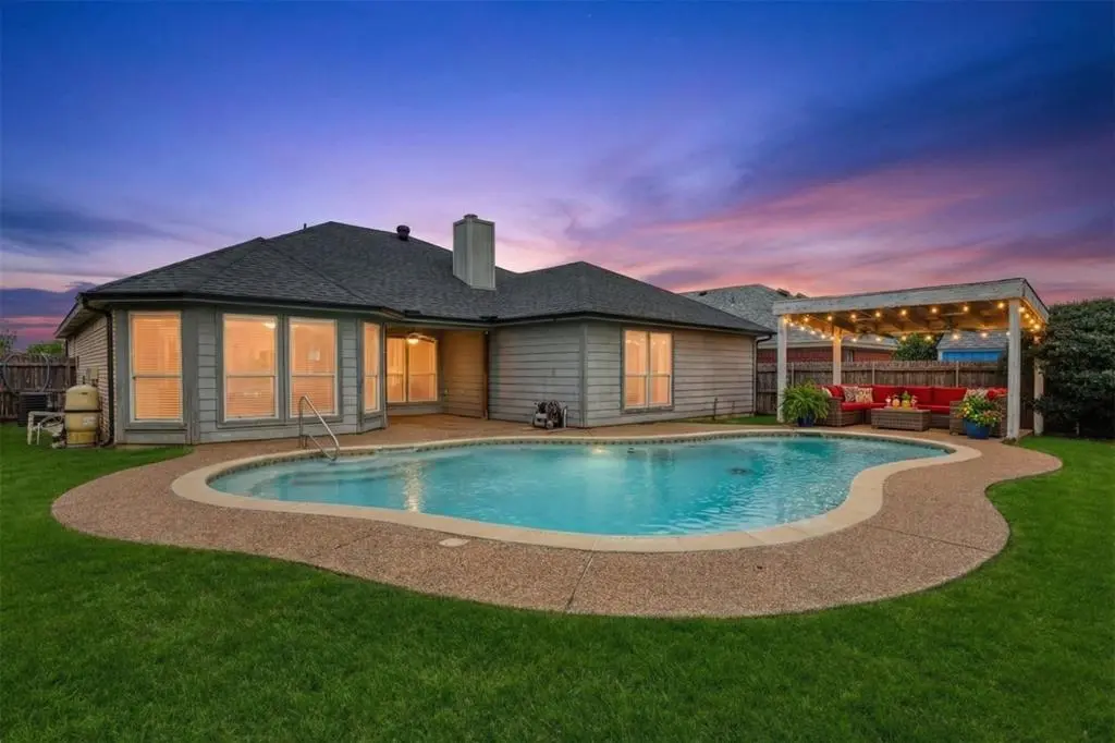 1005 Caleb Street, Burleson, TX 76028