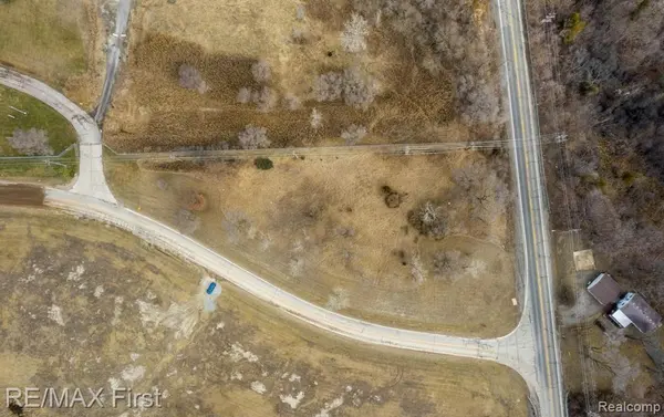 000 School Road, Rochester Hills, MI 48307