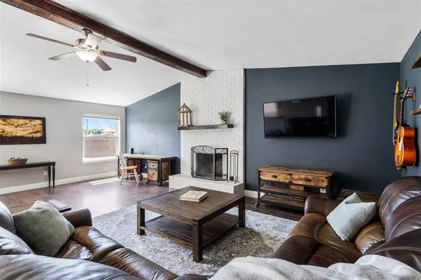 7504 Oak Ridge Drive, North Richland Hills, TX 76182