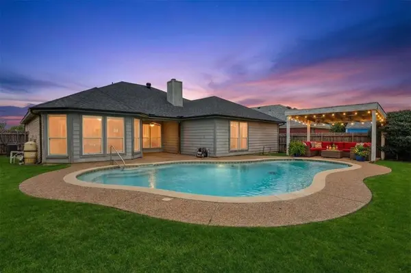 1005 Caleb Street,  Burleson,  TX 76028