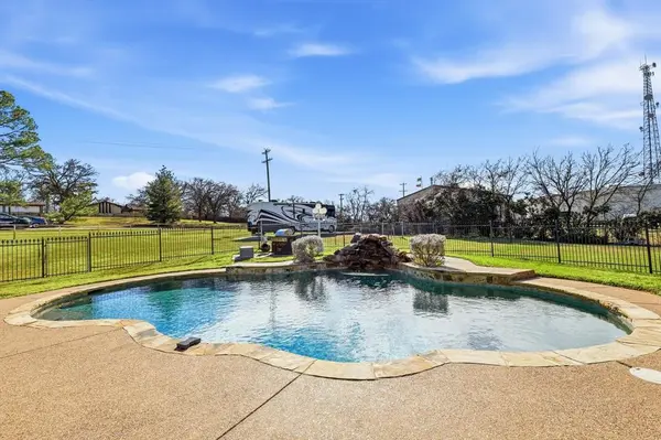 10305 Alta Vista Road, Fort Worth, TX 76244