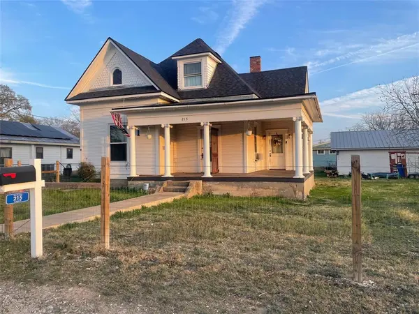 215 W Main Street, Lometa, TX 76853