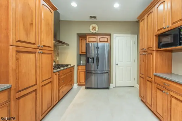 66 Park Ave, Caldwell Boro Twp., NJ 07006