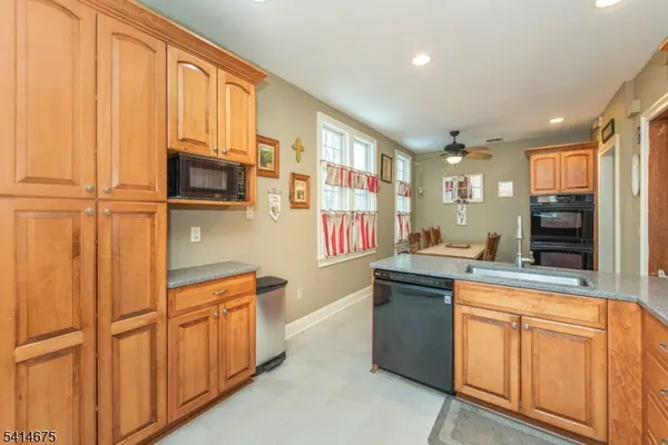 66 Park Ave, Caldwell Boro Twp., NJ 07006