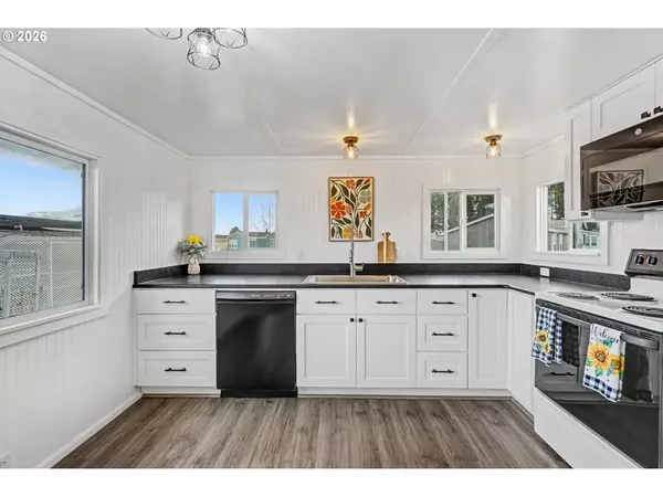 Salem, OR 97317,2200 Lancaster DR SE #14A