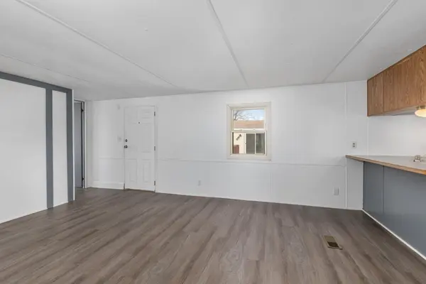 8779 Country View DR NW, Alpine Twp, MI 49345