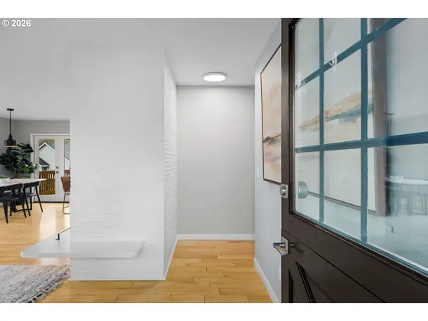 901 SW MAPLECREST CT, Portland, OR 97219