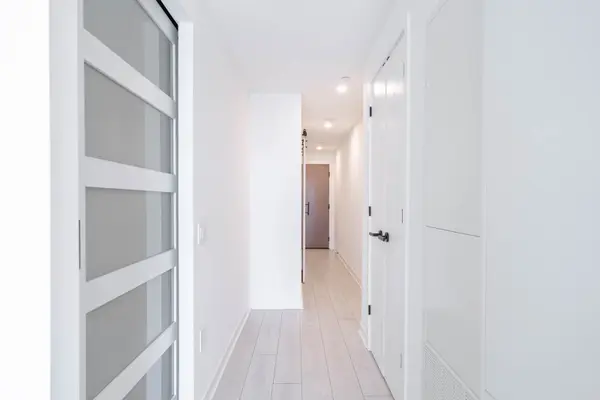 55 Charles ST E #1705, Toronto C08, ON M4Y 0J1