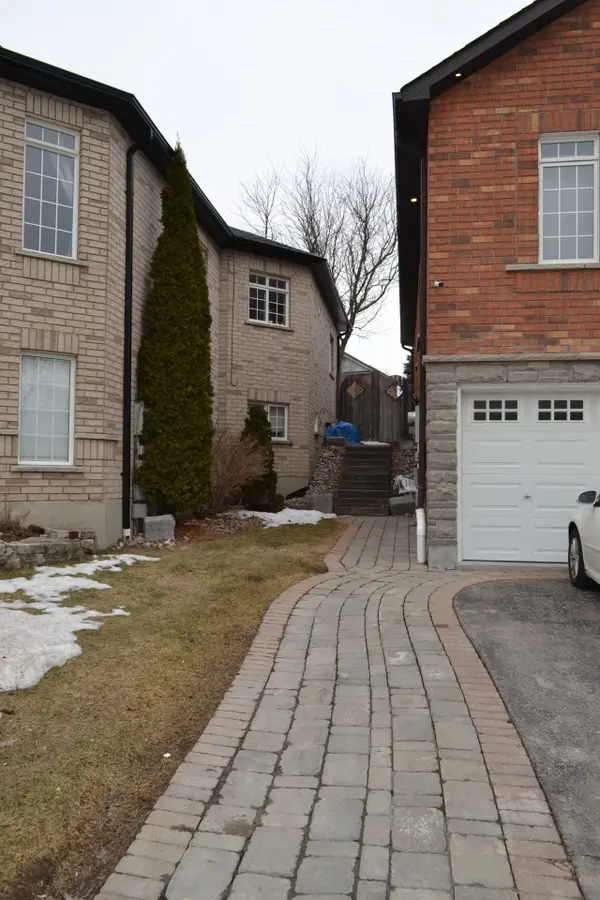 251 Deerglen TER #BSMT, Aurora, ON L4G 6Y6