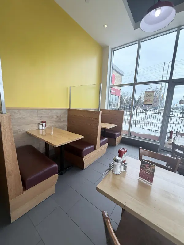 15975 Bayview AVE, Aurora, ON L4G 0S3