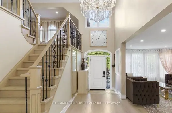 101 Mcclellan WAY, Aurora, ON L4G 6M4