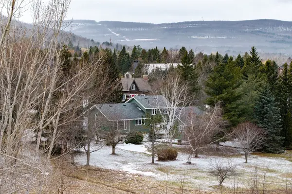 26 Oslerview DR, Clearview, ON L9Y 3Y9