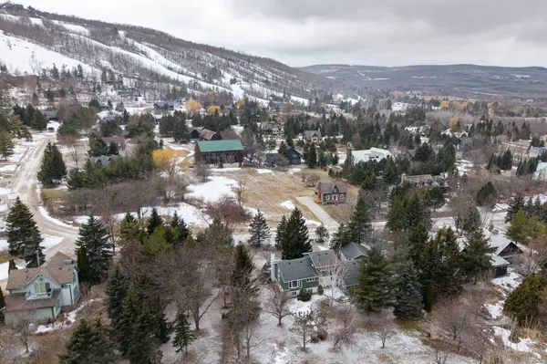 26 Oslerview DR, Clearview, ON L9Y 3Y9