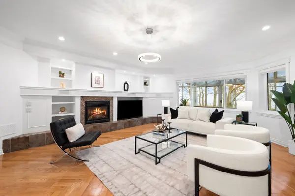 20 Tiny Beaches RD N, Tiny, ON L0L 2J0