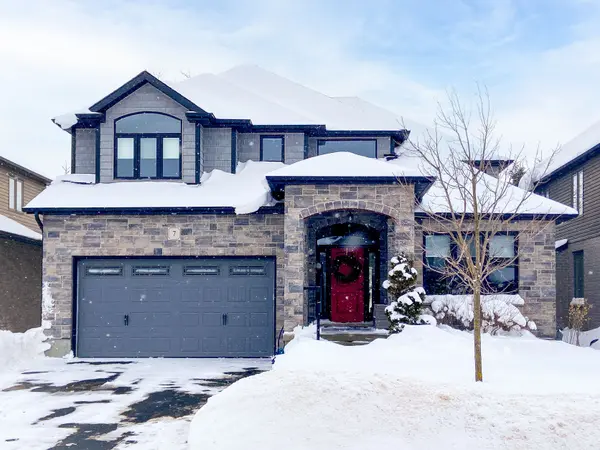 7 Hillborn ST,  East Luther Grand Valley,  ON L9W 6T9