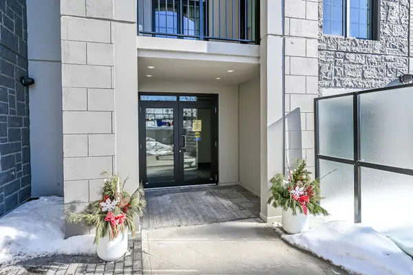 153 Wilson ST W #310, Hamilton, ON L9G 1N4