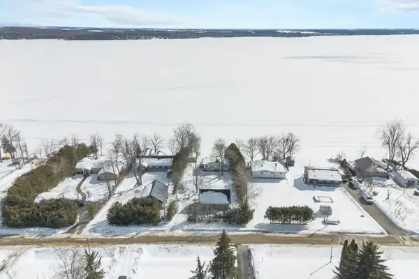 18 Lakeview BLVD, Kawartha Lakes, ON K0M 2C0