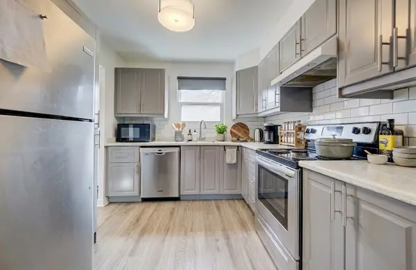 184 Westcourt PL, Waterloo, ON N2L 2R7