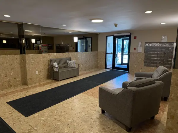 333 Commissioners RD W #1001, London South, ON N6J 4X7