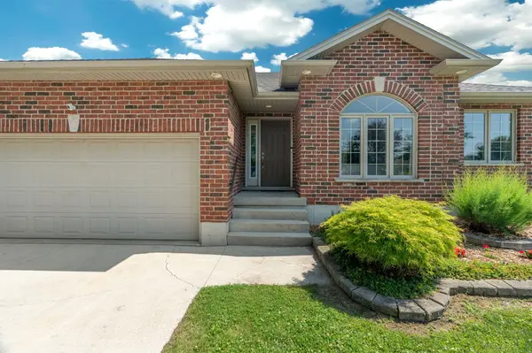 18 Durham ST, Newbury, ON N0L 1Z0