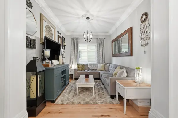 36 Pavilion DR, Hamilton, ON L0R 1C0