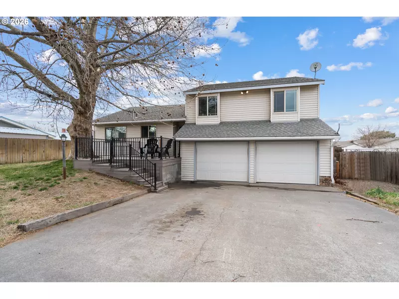 108 JOHN DAY ST, Umatilla, OR 97882