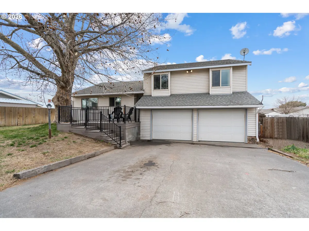 108 JOHN DAY ST, Umatilla, OR 97882