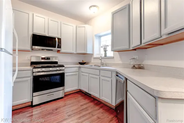 4509 Alexander Pines DR, Independence Charter Township, MI 48346