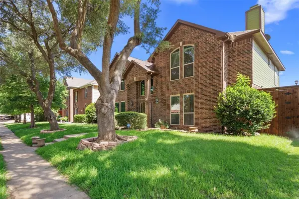 2713 Water Oak Drive, Grand Prairie, TX 75052