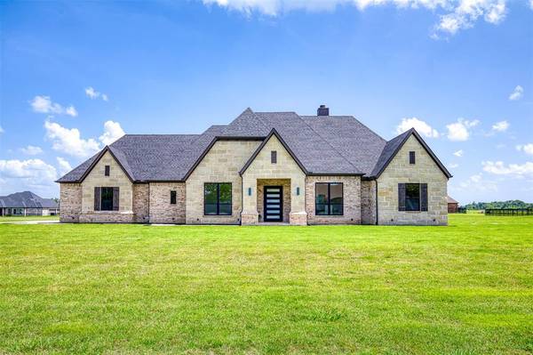 1355 Canyon Lake Road, Wills Point, TX 75169