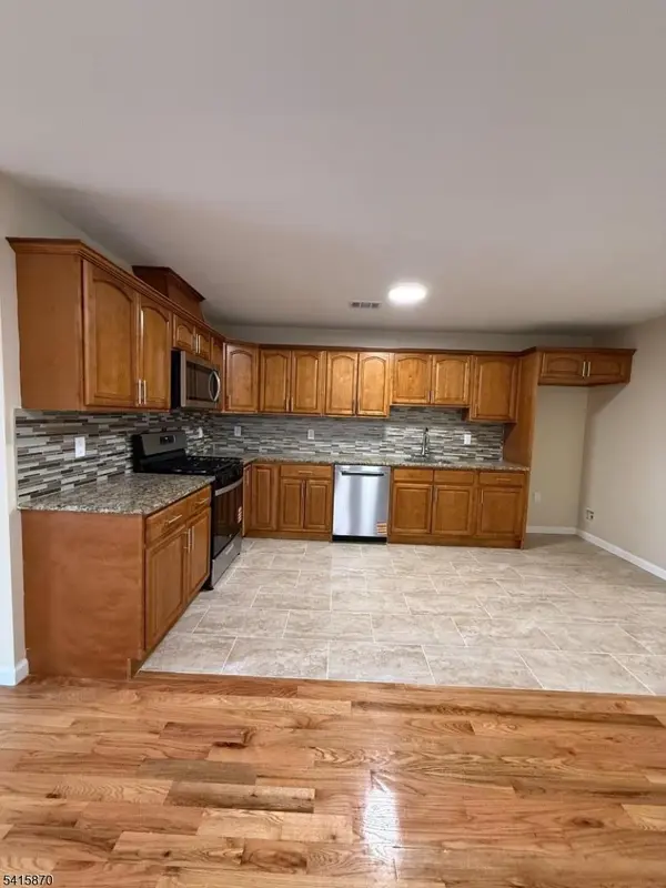 50 Delaware St, Elizabeth City, NJ 07206