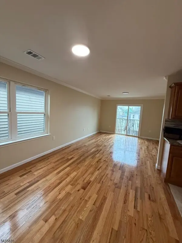 50 Delaware St, Elizabeth City, NJ 07206