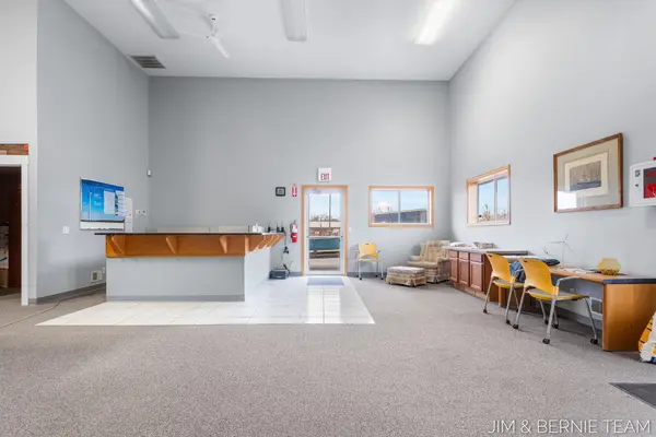 11322 E Lakewood BLVD, Hollandchartertownship_ottawa, MI 49424