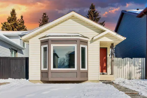 28 Cedardale RD SW, Calgary, AB T2W 5G5