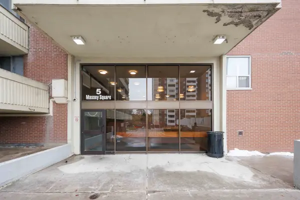 5 Massey SQ #2110, Toronto E03, ON M4C 5L6