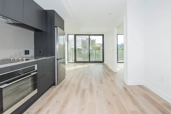 3009 Novar RD #414, Mississauga, ON L5B 0P9