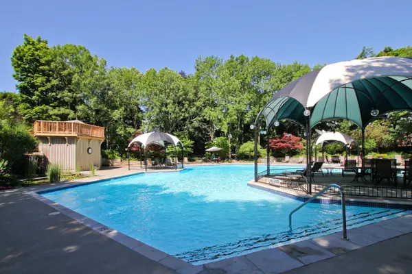 2000 Islington AVE #808, Toronto W09, ON M9P 3S7