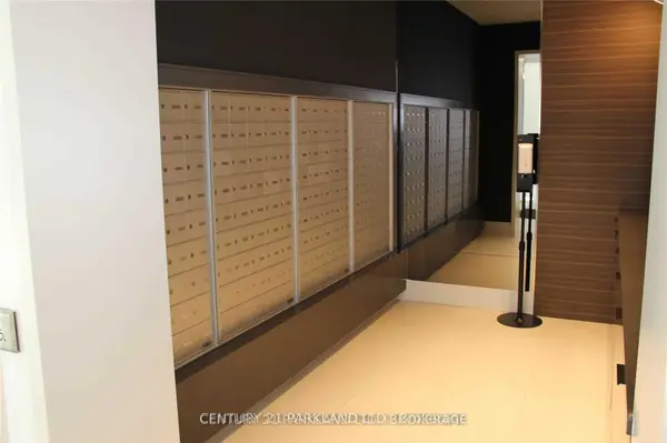 10 De Boers DR #1112, Toronto W05, ON M3J 0H1