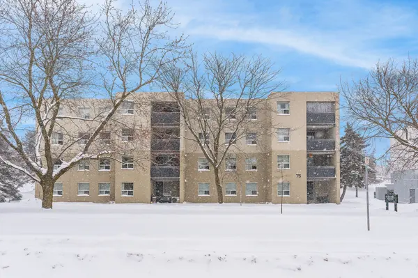 75 Silvercreek Pkwy N #307, Guelph, ON N1H 7R9