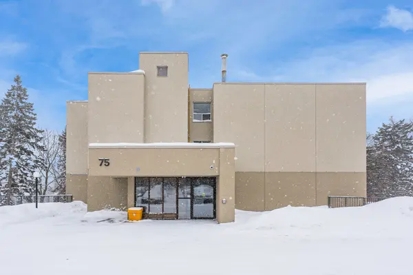 75 Silvercreek Pkwy N #307, Guelph, ON N1H 7R9