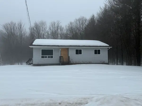 161 Glastonbury RD, Addington Highlands, ON K0H 2G0