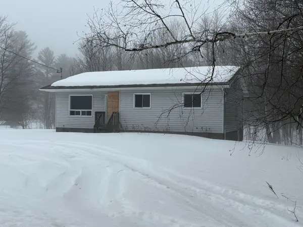 161 Glastonbury RD, Addington Highlands, ON K0H 2G0