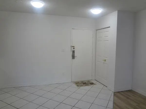 893 Concession ST #106, Hamilton, ON L8V 1E7