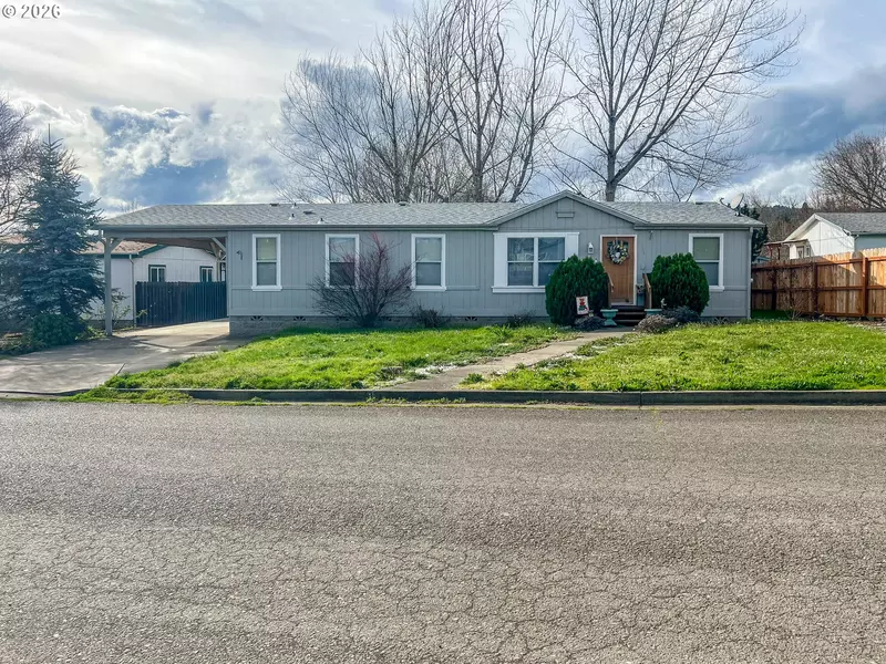 155 BOBWHITE ST, Roseburg, OR 97471