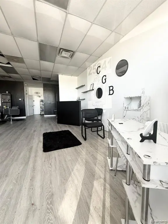 25251 Eureka RD, Taylor, MI 48180