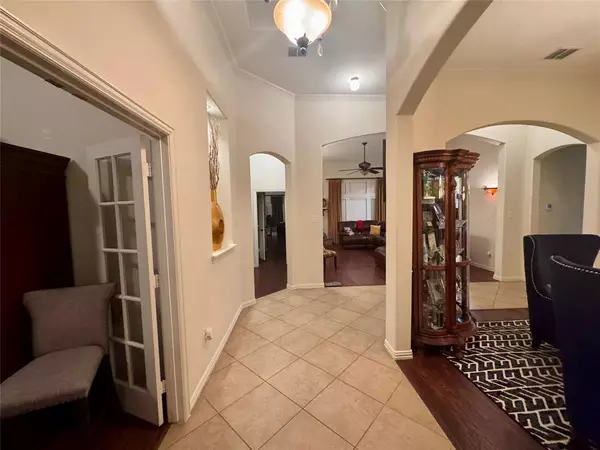 613 Buelwood Court, Desoto, TX 75115