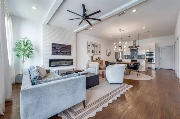 Dallas, TX 75218,712 Rainwater Road #7