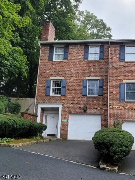 16 Magnolia Ln, Caldwell Boro Twp., NJ 07006